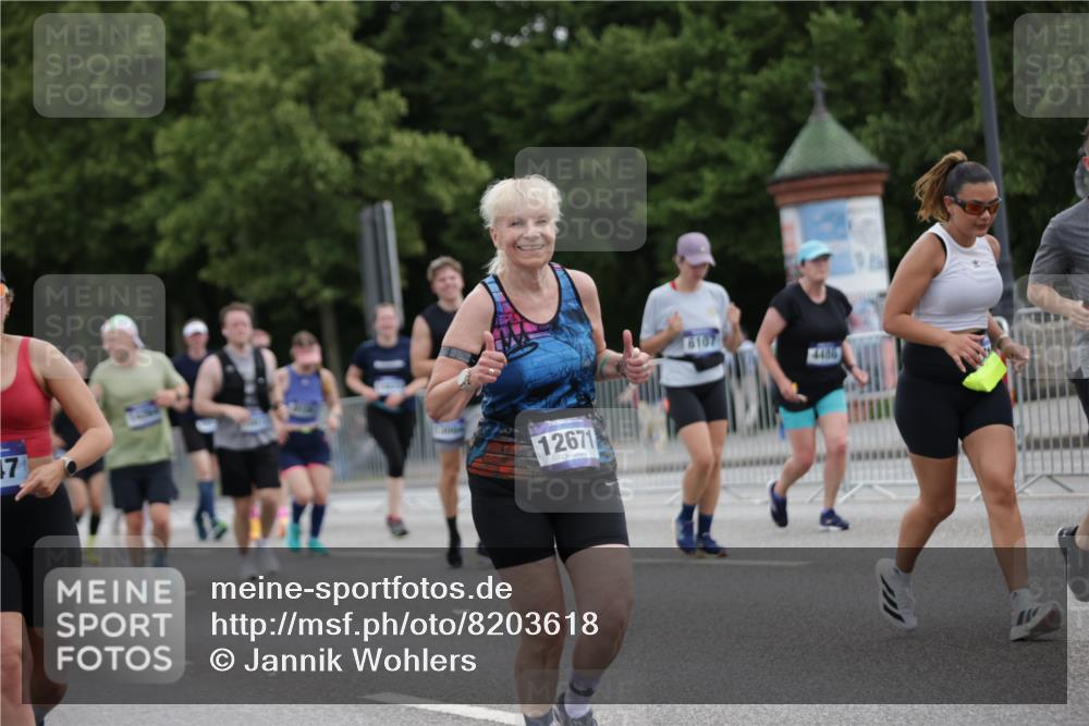 29.06.2025 - hella hamburg halbmarathon Jannik Wohlers http://msf.ph/oto/8203618 29.06.2025 11:16:12 Lombardsbrücke 1247, 1635, 2300, 3143, 3228, 4130, 4486, 4725, 5136, 5840, 5900, 5980, 6107, 6508, 6661, 7180, 7281, 7678, 7801, 8042, 8601, 8602, 8997, 9106, 10079, 10259, 10318, 10817, 10873, 11273, 12370, 12671, 13004, 13578, 14263, 14264, 14475, 14829, 15121, 15578, 15769, 16071, 16072, 16340, 16528, 17983, 18043, 18425 meine-sportfotos.de