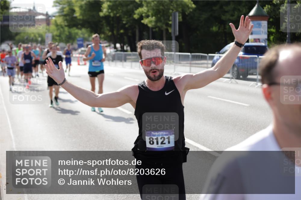 29.06.2025 - hella hamburg halbmarathon Jannik Wohlers http://msf.ph/oto/8203626 29.06.2025 09:48:22 Lombardsbrücke 1042, 2262, 2399, 3480, 3547, 4359, 4381, 5003, 5124, 5307, 6993, 7152, 7154, 8121, 8571, 9643, 10190, 10738, 12044, 13137, 13372, 13940, 14820, 15161, 15303, 15382, 15744, 16201, 18004, 18259, 18384, 18802 meine-sportfotos.de
