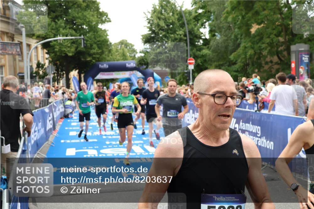 29.06.2025 - hella hamburg halbmarathon Zöllner http://msf.ph/oto/8203637 29.06.2025 10:48:06 Ziel 1086, 4324, 4528, 4601, 4711, 6377, 9638, 12706, 12724, 12747, 12808, 13570, 16149, 16766, 18206, 18922, 19198 meine-sportfotos.de