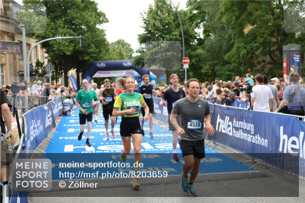 29.06.2025 - hella hamburg halbmarathon Zöllner http://msf.ph/oto/8203659 29.06.2025 10:48:07 Ziel 1086, 4324, 4528, 4601, 4711, 6377, 9626, 9638, 12706, 12724, 12747, 12808, 13570, 16094, 16149, 18206, 18922, 19198 meine-sportfotos.de