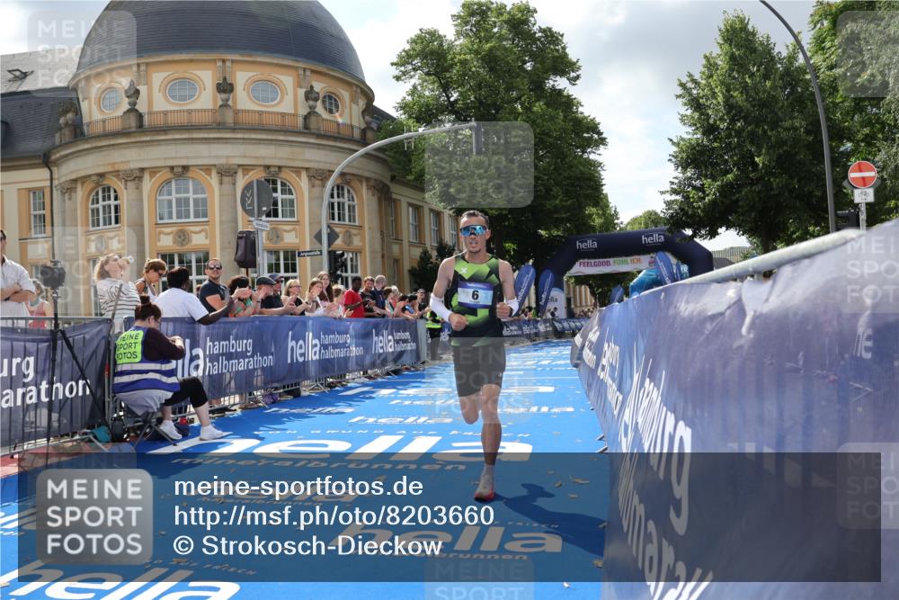 29.06.2025 - hella hamburg halbmarathon Strokosch-Dieckow http://msf.ph/oto/8203660 29.06.2025 10:03:46 Ziel 6, 13 meine-sportfotos.de