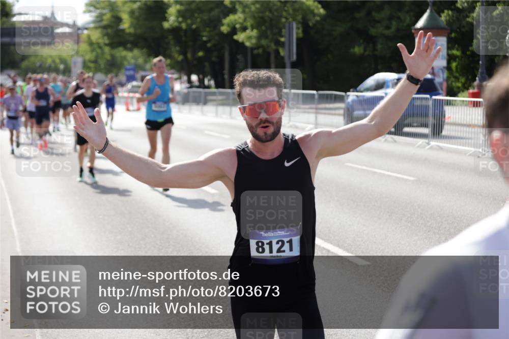 29.06.2025 - hella hamburg halbmarathon Jannik Wohlers http://msf.ph/oto/8203673 29.06.2025 09:48:22 Lombardsbrücke 1042, 2262, 2399, 3480, 3547, 4359, 4381, 5003, 5124, 5307, 6993, 7152, 7154, 8121, 8571, 9643, 10190, 10738, 12044, 13137, 13372, 13940, 14820, 15161, 15303, 15382, 15744, 16201, 18004, 18259, 18384, 18802 meine-sportfotos.de
