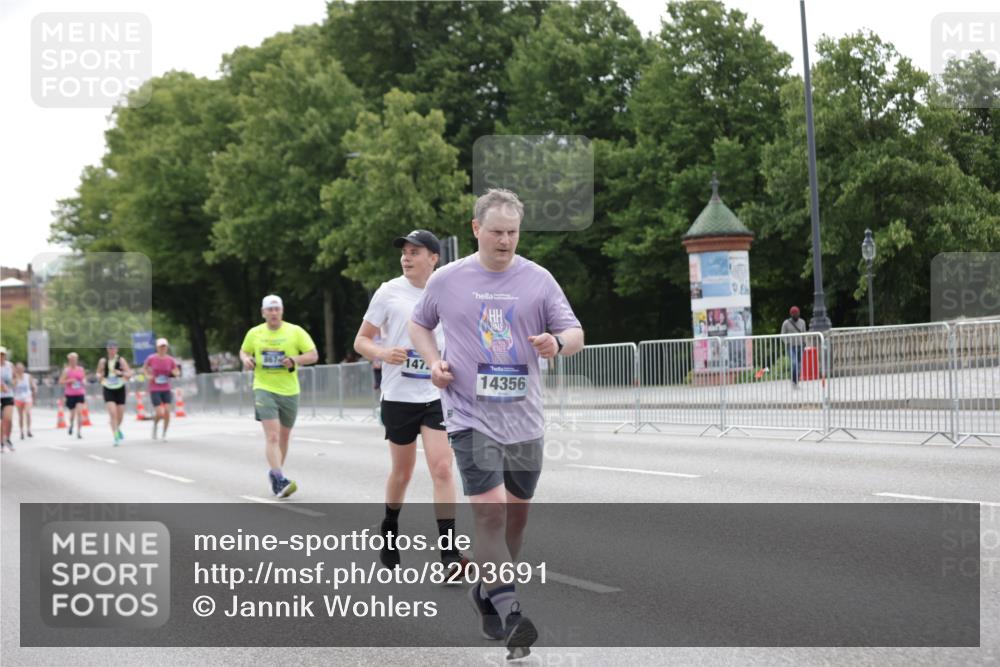 29.06.2025 - hella hamburg halbmarathon Jannik Wohlers http://msf.ph/oto/8203691 29.06.2025 10:25:44 Lombardsbrücke 3617, 6159, 8276, 8306, 8674, 11107, 11139, 11859, 12826, 12827, 12945, 12946, 14063, 14179, 14356, 14726, 19144 meine-sportfotos.de
