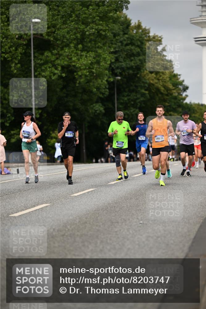 29.06.2025 - hella hamburg halbmarathon Dr. Thomas Lammeyer http://msf.ph/oto/8203747 29.06.2025 10:11:54 Kennedybrücke 1079, 1173, 1427, 1893, 1993, 2032, 2136, 3328, 3922, 3929, 5242, 5899, 6196, 6518, 6707, 6713, 6715, 7019, 7476, 7760, 9338, 9967 meine-sportfotos.de