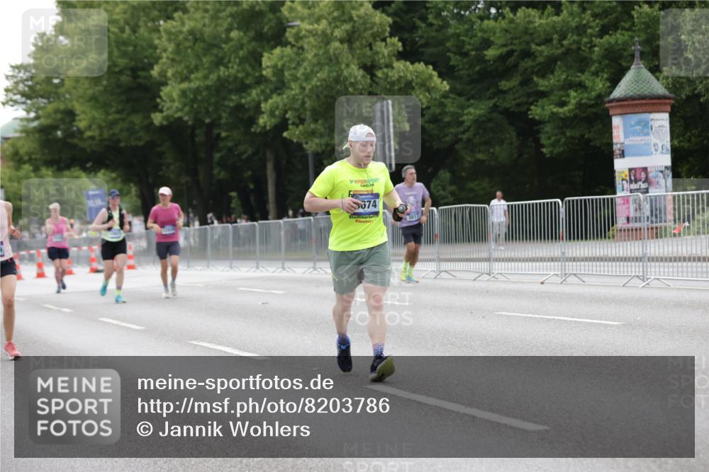 29.06.2025 - hella hamburg halbmarathon Jannik Wohlers http://msf.ph/oto/8203786 29.06.2025 10:25:46 Lombardsbrücke 3617, 4267, 4268, 4315, 6159, 8276, 8306, 8674, 11107, 11139, 11859, 12826, 12827, 12945, 12946, 14063, 14179, 14356, 14726, 19144 meine-sportfotos.de
