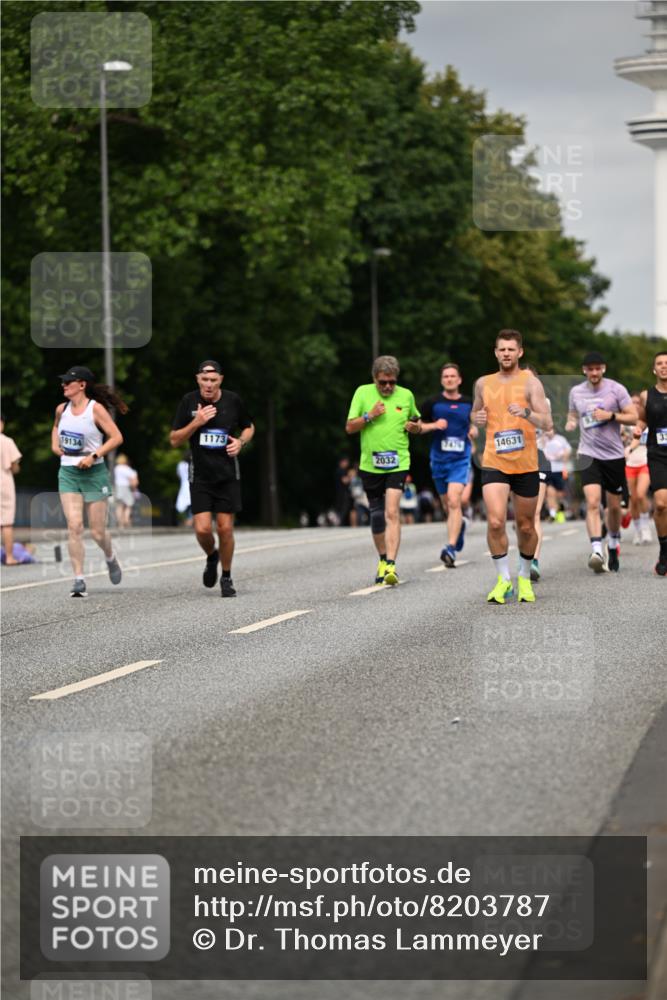 29.06.2025 - hella hamburg halbmarathon Dr. Thomas Lammeyer http://msf.ph/oto/8203787 29.06.2025 10:11:54 Kennedybrücke 1079, 1173, 1427, 1893, 1993, 2032, 2136, 3328, 3922, 3929, 5242, 5899, 6196, 6518, 6707, 6713, 6715, 7019, 7476, 7760, 9338, 9967 meine-sportfotos.de