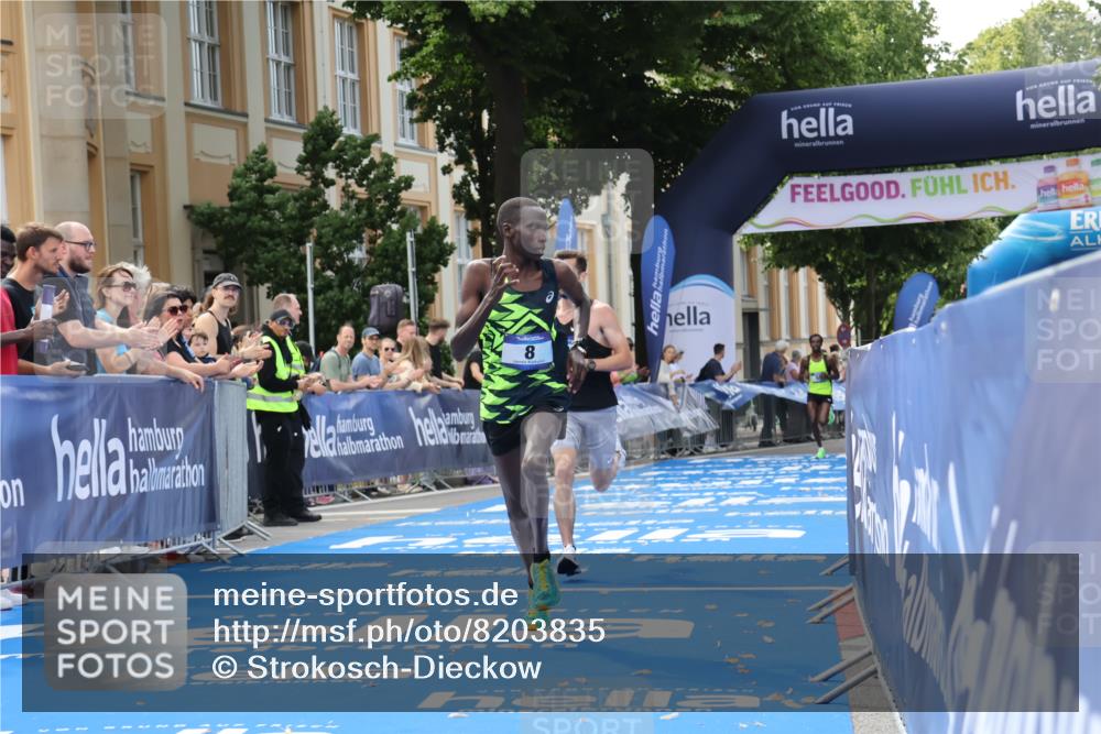 29.06.2025 - hella hamburg halbmarathon Strokosch-Dieckow http://msf.ph/oto/8203835 29.06.2025 10:04:24 Ziel 8, 20, 58, 59 meine-sportfotos.de