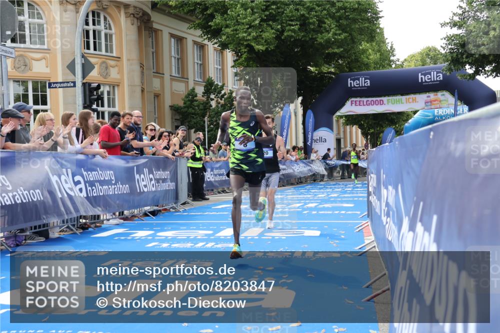 29.06.2025 - hella hamburg halbmarathon Strokosch-Dieckow http://msf.ph/oto/8203847 29.06.2025 10:04:24 Ziel 8, 20, 58, 59 meine-sportfotos.de