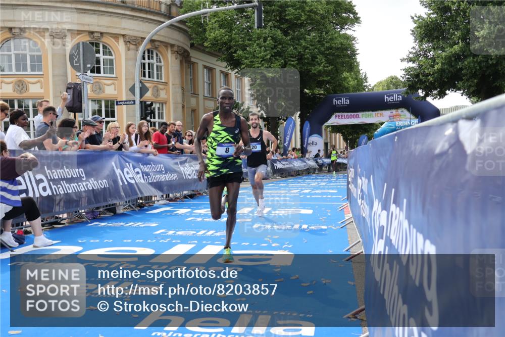 29.06.2025 - hella hamburg halbmarathon Strokosch-Dieckow http://msf.ph/oto/8203857 29.06.2025 10:04:24 Ziel 8, 20, 58, 59 meine-sportfotos.de