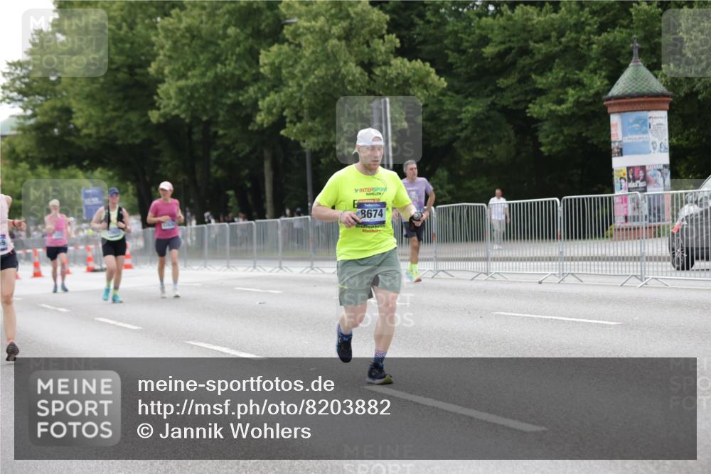 29.06.2025 - hella hamburg halbmarathon Jannik Wohlers http://msf.ph/oto/8203882 29.06.2025 10:25:46 Lombardsbrücke 3617, 4267, 4268, 4315, 6159, 8276, 8306, 8674, 11107, 11139, 11859, 12826, 12827, 12945, 12946, 14063, 14179, 14356, 14726, 19144 meine-sportfotos.de