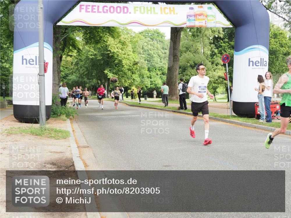 29.06.2025 - hella hamburg halbmarathon MichiJ http://msf.ph/oto/8203905 29.06.2025 10:22:02 Zwischen KM18-KM19 1707, 1990, 13199, 13961, 16425, 16619, 17056 meine-sportfotos.de