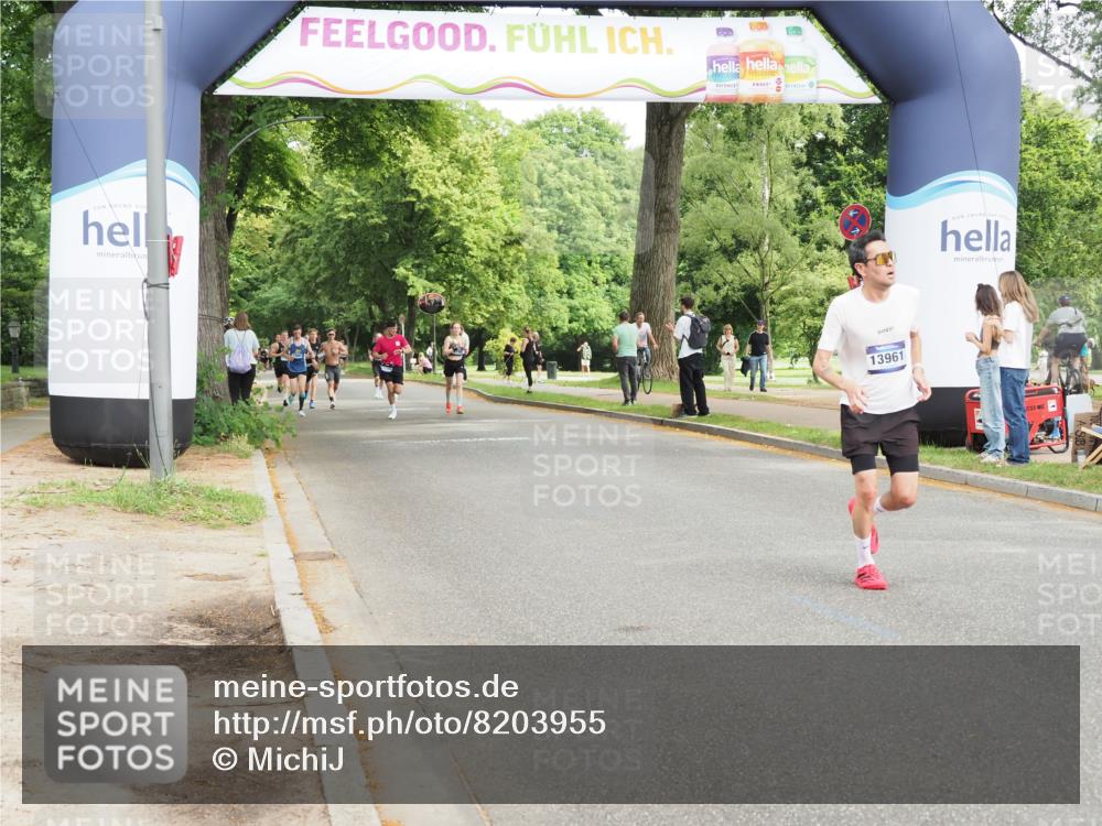 29.06.2025 - hella hamburg halbmarathon MichiJ http://msf.ph/oto/8203955 29.06.2025 10:22:03 Zwischen KM18-KM19 13199, 13961, 16619, 17056 meine-sportfotos.de