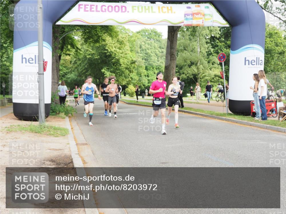 29.06.2025 - hella hamburg halbmarathon MichiJ http://msf.ph/oto/8203972 29.06.2025 10:22:07 Zwischen KM18-KM19 4749, 13199, 13961, 15887, 16619, 17056 meine-sportfotos.de