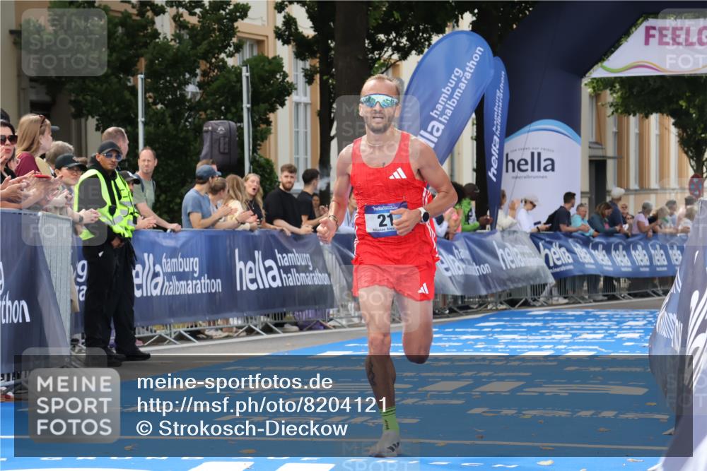 29.06.2025 - hella hamburg halbmarathon Strokosch-Dieckow http://msf.ph/oto/8204121 29.06.2025 10:05:10 Ziel 19, 21, 20052, 20518 meine-sportfotos.de