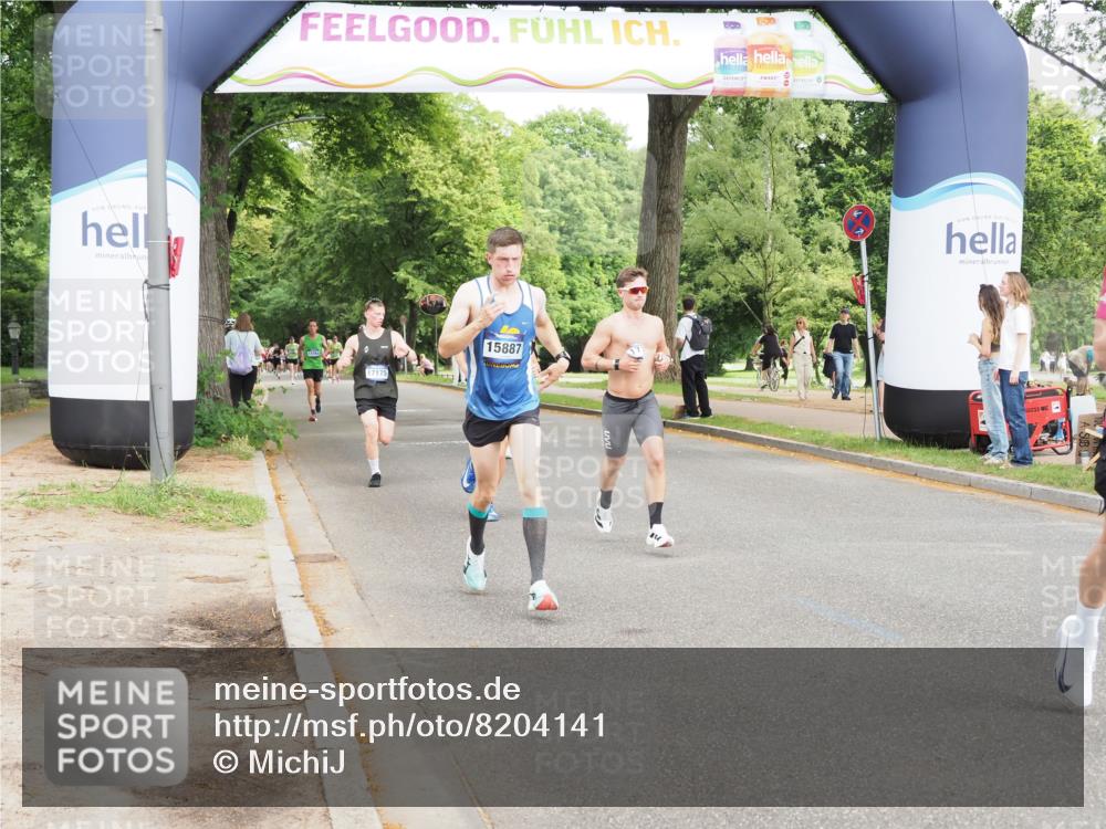 29.06.2025 - hella hamburg halbmarathon MichiJ http://msf.ph/oto/8204141 29.06.2025 10:22:09 Zwischen KM18-KM19 4749, 11929, 13199, 13961, 14289, 15887, 17056, 17175 meine-sportfotos.de