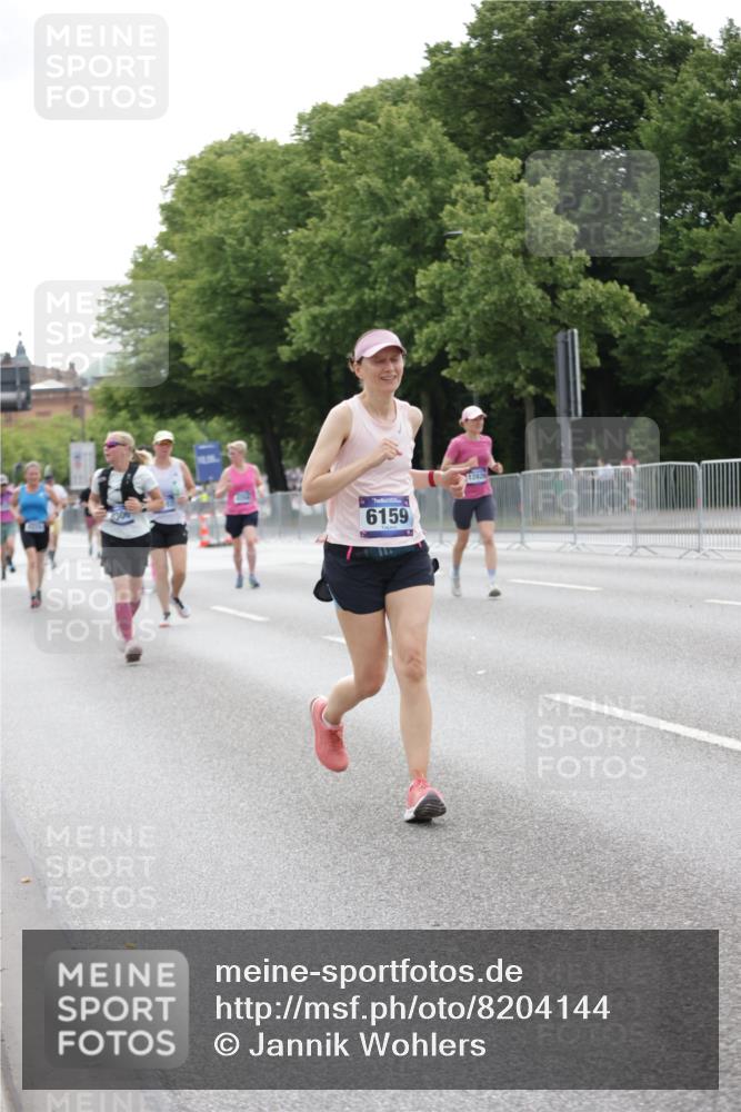 29.06.2025 - hella hamburg halbmarathon Jannik Wohlers http://msf.ph/oto/8204144 29.06.2025 10:25:49 Lombardsbrücke 3617, 4267, 4268, 4315, 6159, 8276, 8306, 8674, 8942, 11107, 11139, 12826, 12827, 14063, 14356, 14726, 17712, 19144 meine-sportfotos.de