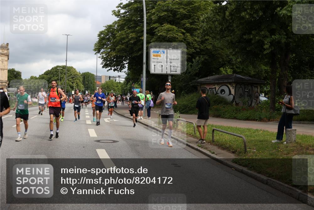29.06.2025 - hella hamburg halbmarathon Yannick Fuchs http://msf.ph/oto/8204172 29.06.2025 10:44:50 20KM 1461, 1466, 1750, 1817, 2207, 2880, 3654, 4077, 4346, 4816, 5018, 5115, 6027, 6662, 6712, 6795, 7052, 7134, 7397, 7583, 7930, 7932, 8117, 8205, 8572, 8704, 8819, 9057, 11214, 11356, 12016, 12624, 12949, 13008, 13687, 13701, 13808, 13875, 14034, 14125, 14257, 14626, 15362, 15395, 15720, 16285, 16291, 16716, 17129, 17179, 17221, 17384, 18006, 18182, 18370, 18394, 18413, 18489 meine-sportfotos.de