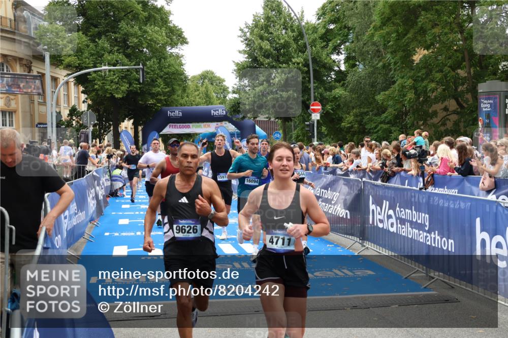 29.06.2025 - hella hamburg halbmarathon Zöllner http://msf.ph/oto/8204242 29.06.2025 10:48:15 Ziel 1914, 4711, 7599, 8916, 9544, 9626, 11211, 12685, 14192, 14797, 14814, 15590, 15629, 15973, 15981, 16094, 16269, 19127 meine-sportfotos.de