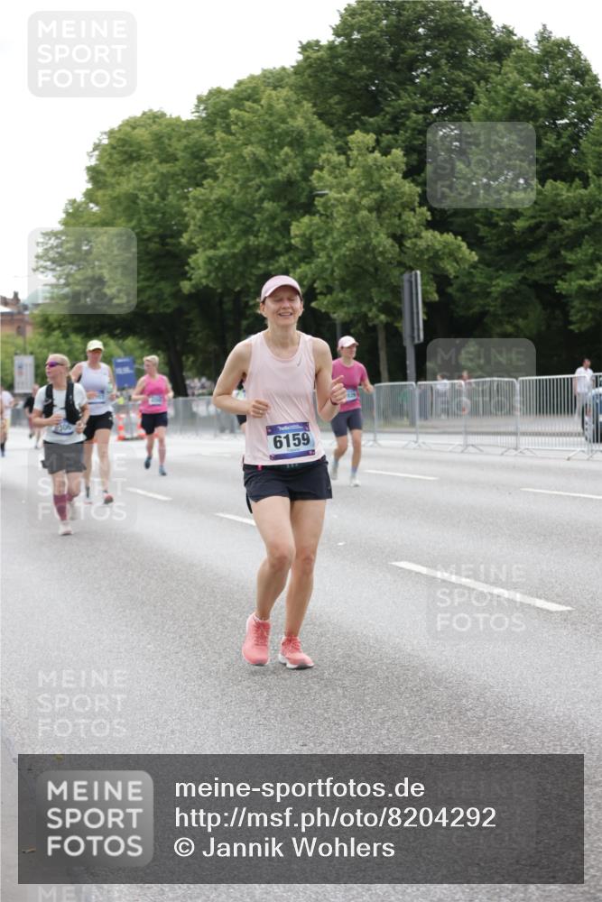 29.06.2025 - hella hamburg halbmarathon Jannik Wohlers http://msf.ph/oto/8204292 29.06.2025 10:25:49 Lombardsbrücke 3617, 4267, 4268, 4315, 6159, 8276, 8306, 8674, 8942, 11107, 11139, 12826, 12827, 14063, 14356, 14726, 17712, 19144 meine-sportfotos.de