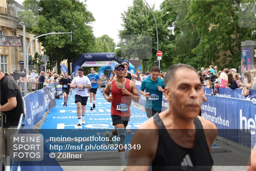 29.06.2025 - hella hamburg halbmarathon Zöllner http://msf.ph/oto/8204349 29.06.2025 10:48:16 Ziel 1914, 7599, 8916, 9544, 9626, 11211, 12685, 14192, 14797, 14814, 15590, 15629, 15973, 15981, 16094, 16269, 18963, 19127 meine-sportfotos.de