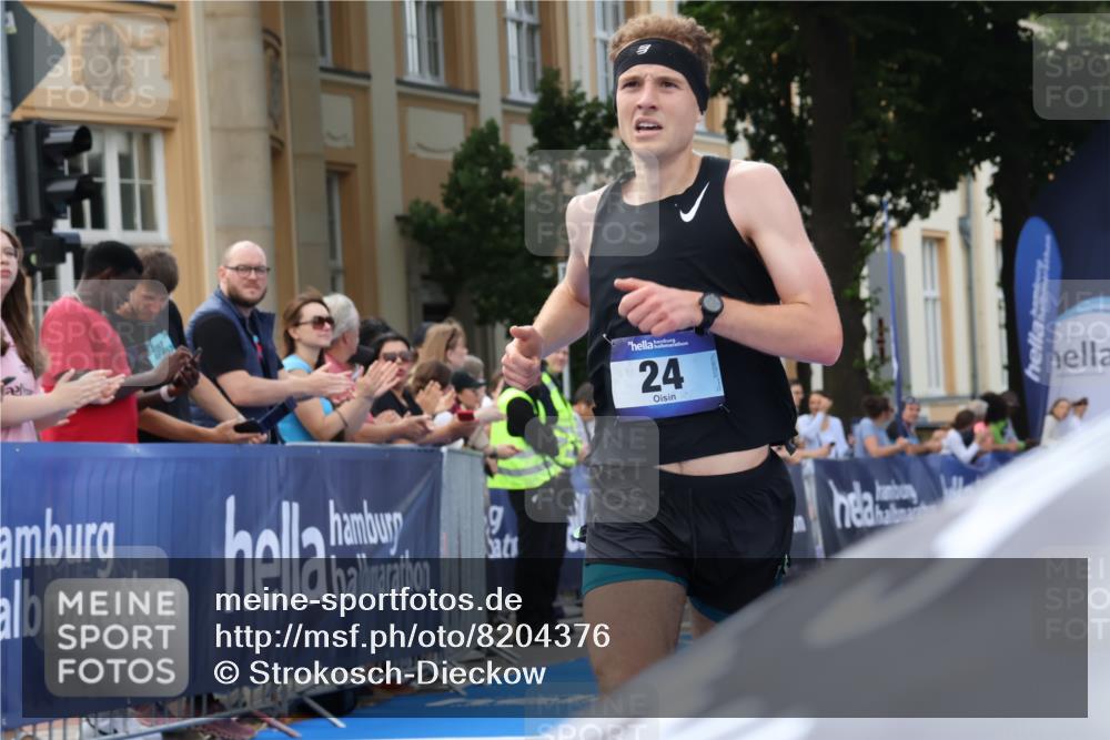 29.06.2025 - hella hamburg halbmarathon Strokosch-Dieckow http://msf.ph/oto/8204376 29.06.2025 10:06:01 Ziel 24 meine-sportfotos.de
