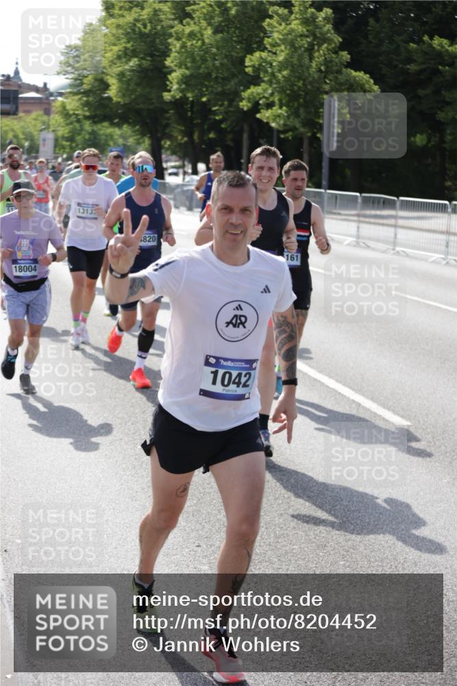 29.06.2025 - hella hamburg halbmarathon Jannik Wohlers http://msf.ph/oto/8204452 29.06.2025 09:48:27 Lombardsbrücke 1042, 1571, 2262, 3547, 4062, 4359, 4381, 5003, 5124, 5307, 6993, 7310, 7482, 8002, 8121, 8571, 9643, 10190, 10738, 11106, 11177, 11423, 12044, 13137, 13372, 13940, 14820, 15161, 15303, 15382, 15744, 16201, 17078, 17612, 18004, 18062, 18259, 18384, 18614, 19004 meine-sportfotos.de