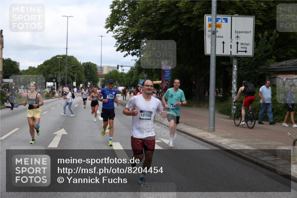 29.06.2025 - hella hamburg halbmarathon Yannick Fuchs http://msf.ph/oto/8204454 29.06.2025 10:32:11 20KM 1290, 1505, 2196, 2404, 3790, 5042, 5791, 5923, 6047, 6458, 9017, 9914, 9944, 10190, 10451, 10922, 11106, 11423, 12739, 12900, 13141, 13148, 13372, 15410, 16992, 17137, 18103, 18159, 18193, 18216, 18357, 18986 meine-sportfotos.de