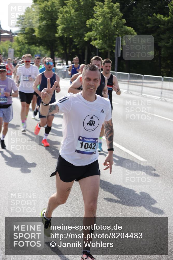 29.06.2025 - hella hamburg halbmarathon Jannik Wohlers http://msf.ph/oto/8204483 29.06.2025 09:48:27 Lombardsbrücke 1042, 1571, 2262, 3547, 4062, 4359, 4381, 5003, 5124, 5307, 6993, 7310, 7482, 8002, 8121, 8571, 9643, 10190, 10738, 11106, 11177, 11423, 12044, 13137, 13372, 13940, 14820, 15161, 15303, 15382, 15744, 16201, 17078, 17612, 18004, 18062, 18259, 18384, 18614, 19004 meine-sportfotos.de