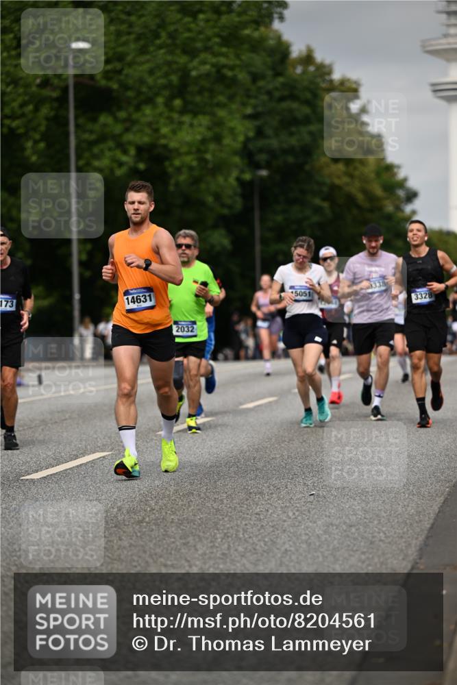 29.06.2025 - hella hamburg halbmarathon Dr. Thomas Lammeyer http://msf.ph/oto/8204561 29.06.2025 10:11:57 Kennedybrücke 1079, 1173, 1427, 1893, 2032, 2136, 3328, 3922, 3929, 4228, 5899, 6196, 7019, 7476, 7760, 9338, 9967 meine-sportfotos.de