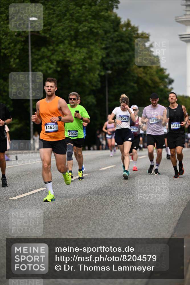 29.06.2025 - hella hamburg halbmarathon Dr. Thomas Lammeyer http://msf.ph/oto/8204579 29.06.2025 10:11:57 Kennedybrücke 1079, 1173, 1427, 1893, 2032, 2136, 3328, 3922, 3929, 4228, 5899, 6196, 7019, 7476, 7760, 9338, 9967 meine-sportfotos.de