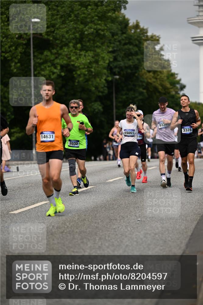 29.06.2025 - hella hamburg halbmarathon Dr. Thomas Lammeyer http://msf.ph/oto/8204597 29.06.2025 10:11:57 Kennedybrücke 1079, 1173, 1427, 1893, 2032, 2136, 3328, 3922, 3929, 4228, 5899, 6196, 7019, 7476, 7760, 9338, 9967 meine-sportfotos.de
