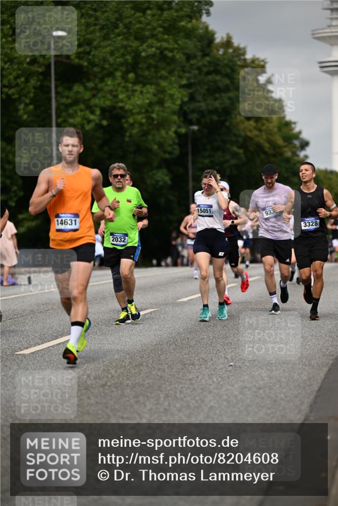 29.06.2025 - hella hamburg halbmarathon Dr. Thomas Lammeyer http://msf.ph/oto/8204608 29.06.2025 10:11:57 Kennedybrücke 1079, 1173, 1427, 1893, 2032, 2136, 3328, 3922, 3929, 4228, 5899, 6196, 7019, 7476, 7760, 9338, 9967 meine-sportfotos.de