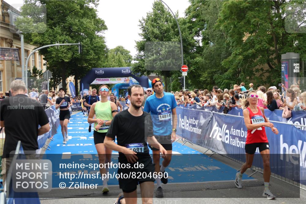 29.06.2025 - hella hamburg halbmarathon Zöllner http://msf.ph/oto/8204690 29.06.2025 10:48:20 Ziel 7367, 7599, 8916, 9770, 11211, 11467, 12685, 14797, 14814, 15590, 15629, 15735, 15981, 17982, 18963, 19127 meine-sportfotos.de