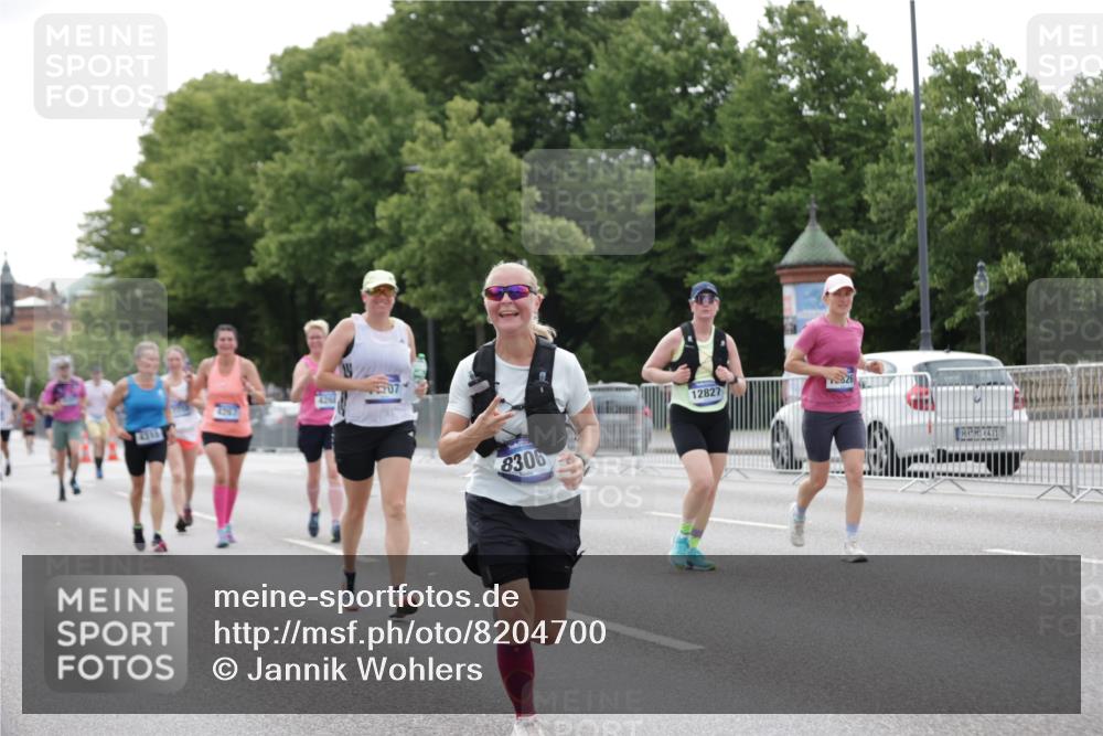 29.06.2025 - hella hamburg halbmarathon Jannik Wohlers http://msf.ph/oto/8204700 29.06.2025 10:25:53 Lombardsbrücke 1300, 3617, 4267, 4268, 4315, 6159, 7929, 8276, 8306, 8357, 8674, 8942, 11107, 12826, 12827, 14063, 14356, 14726, 17712 meine-sportfotos.de