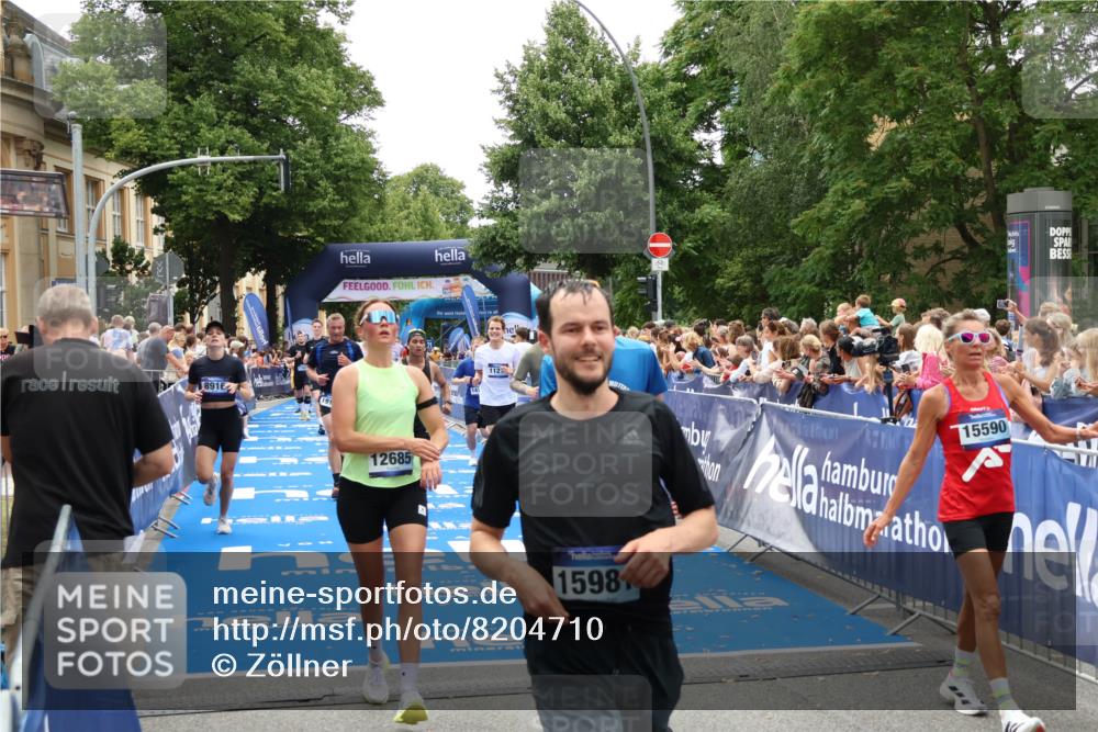 29.06.2025 - hella hamburg halbmarathon Zöllner http://msf.ph/oto/8204710 29.06.2025 10:48:20 Ziel 7367, 7599, 8916, 9770, 11211, 11467, 12685, 14797, 14814, 15590, 15629, 15735, 15981, 17982, 18963, 19127 meine-sportfotos.de