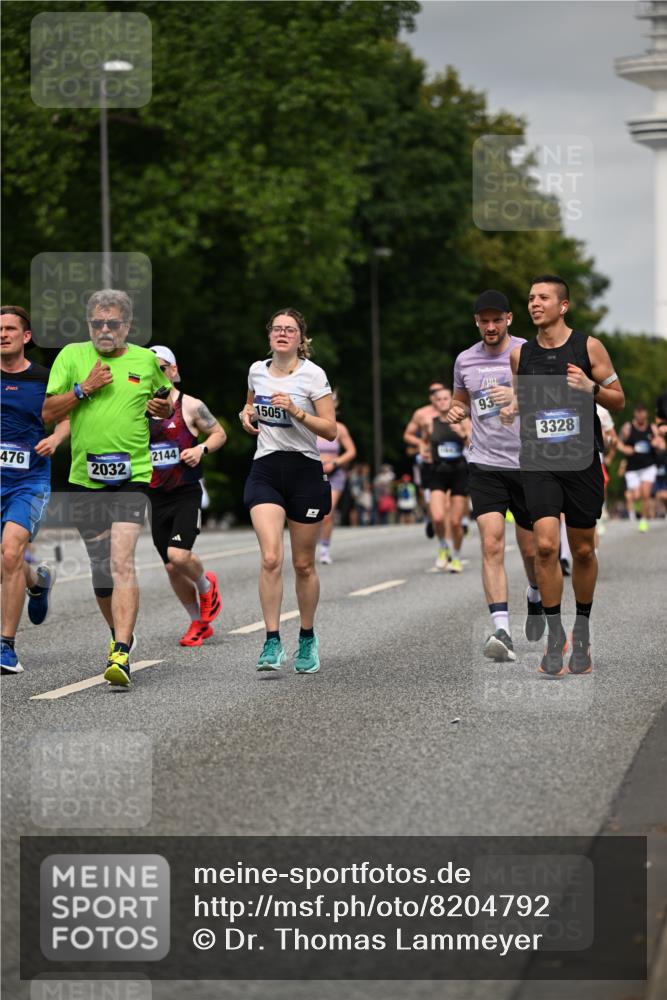 29.06.2025 - hella hamburg halbmarathon Dr. Thomas Lammeyer http://msf.ph/oto/8204792 29.06.2025 10:11:59 Kennedybrücke 1079, 1173, 1427, 1893, 2032, 2136, 3328, 3922, 3929, 4228, 5899, 6196, 7019, 7476, 7760, 9338 meine-sportfotos.de