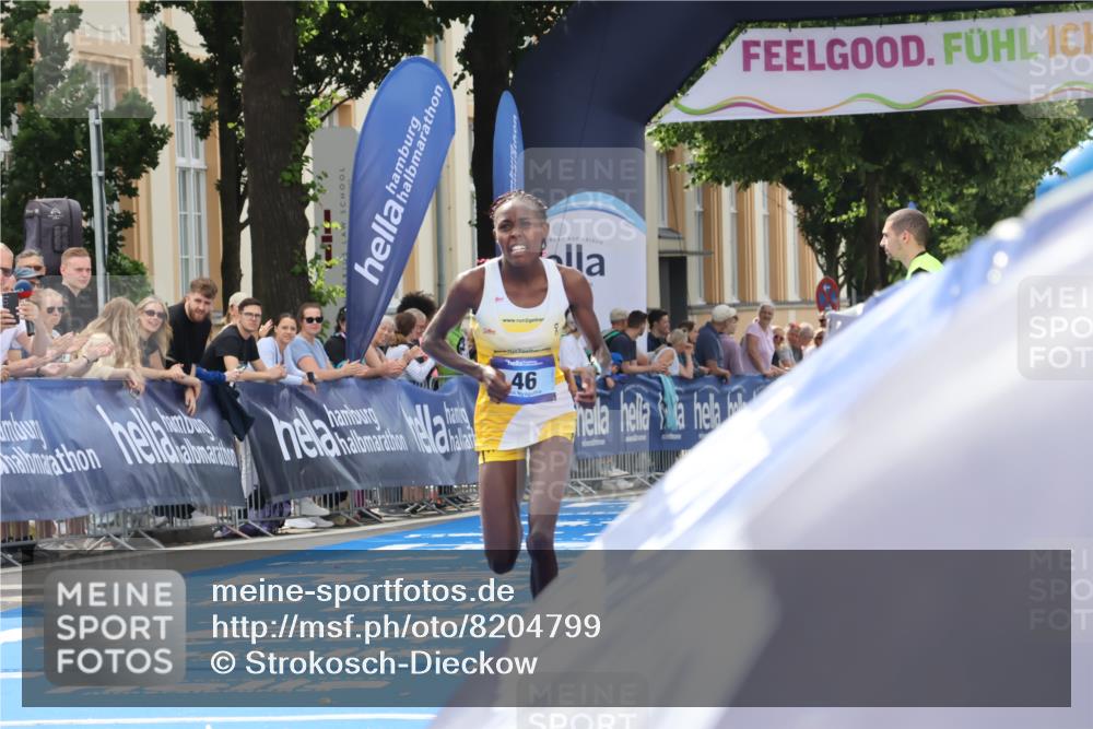 29.06.2025 - hella hamburg halbmarathon Strokosch-Dieckow http://msf.ph/oto/8204799 29.06.2025 10:11:07 Ziel 46 meine-sportfotos.de