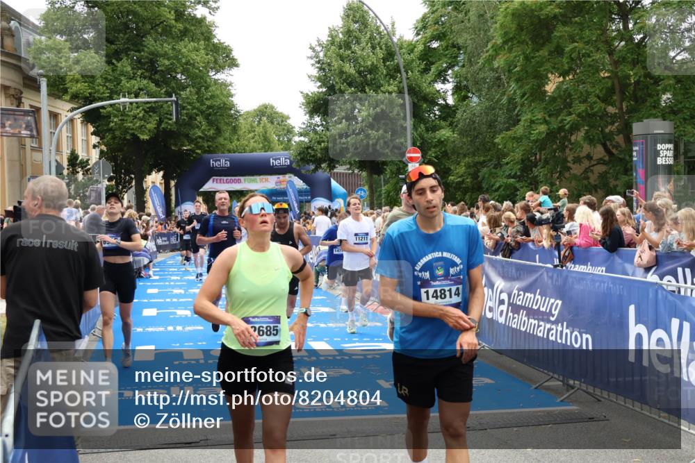 29.06.2025 - hella hamburg halbmarathon Zöllner http://msf.ph/oto/8204804 29.06.2025 10:48:21 Ziel 1537, 5129, 7367, 7599, 8916, 9770, 11211, 11467, 14797, 15629, 15735, 17745, 17982, 18963, 19127 meine-sportfotos.de