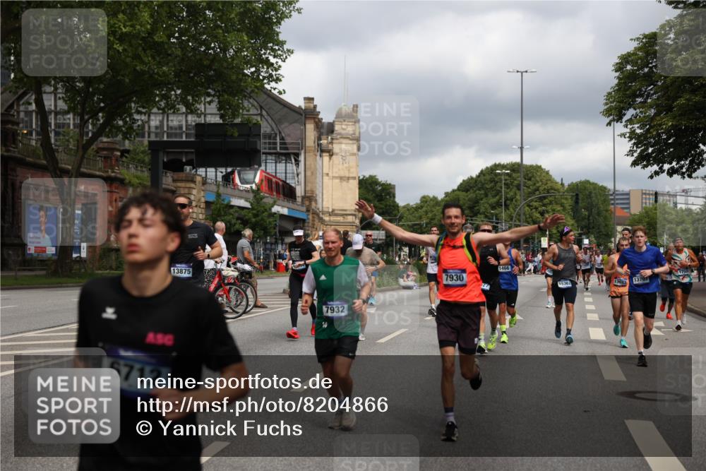 29.06.2025 - hella hamburg halbmarathon Yannick Fuchs http://msf.ph/oto/8204866 29.06.2025 10:44:51 20KM 1461, 1466, 1750, 1817, 2207, 2880, 3654, 4077, 4346, 4816, 5018, 5115, 6027, 6662, 6712, 6795, 7052, 7134, 7397, 7583, 7930, 7932, 8117, 8205, 8572, 8704, 8819, 9057, 11214, 11356, 12016, 12949, 13008, 13687, 13701, 13808, 13875, 14034, 14125, 14626, 15362, 15395, 15720, 16285, 16291, 17129, 17179, 17221, 17384, 18006, 18182, 18394, 18413, 18489 meine-sportfotos.de