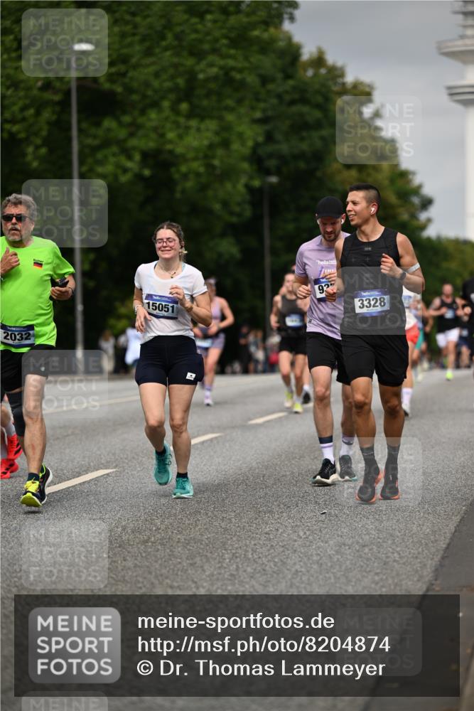 29.06.2025 - hella hamburg halbmarathon Dr. Thomas Lammeyer http://msf.ph/oto/8204874 29.06.2025 10:11:59 Kennedybrücke 1079, 1173, 1427, 1893, 2032, 2136, 3328, 3922, 3929, 4228, 5899, 6196, 7019, 7476, 7760, 9338 meine-sportfotos.de