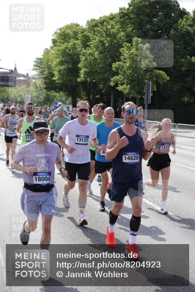 29.06.2025 - hella hamburg halbmarathon Jannik Wohlers http://msf.ph/oto/8204923 29.06.2025 09:48:28 Lombardsbrücke 1042, 1571, 2262, 3547, 4062, 4381, 5003, 5124, 5307, 6993, 7310, 7482, 8002, 8121, 8571, 9643, 10190, 10451, 10738, 11106, 11177, 11423, 12044, 13137, 13372, 13940, 14820, 15161, 15303, 15382, 15744, 16201, 17078, 17612, 18004, 18062, 18259, 18384, 18614, 19004 meine-sportfotos.de