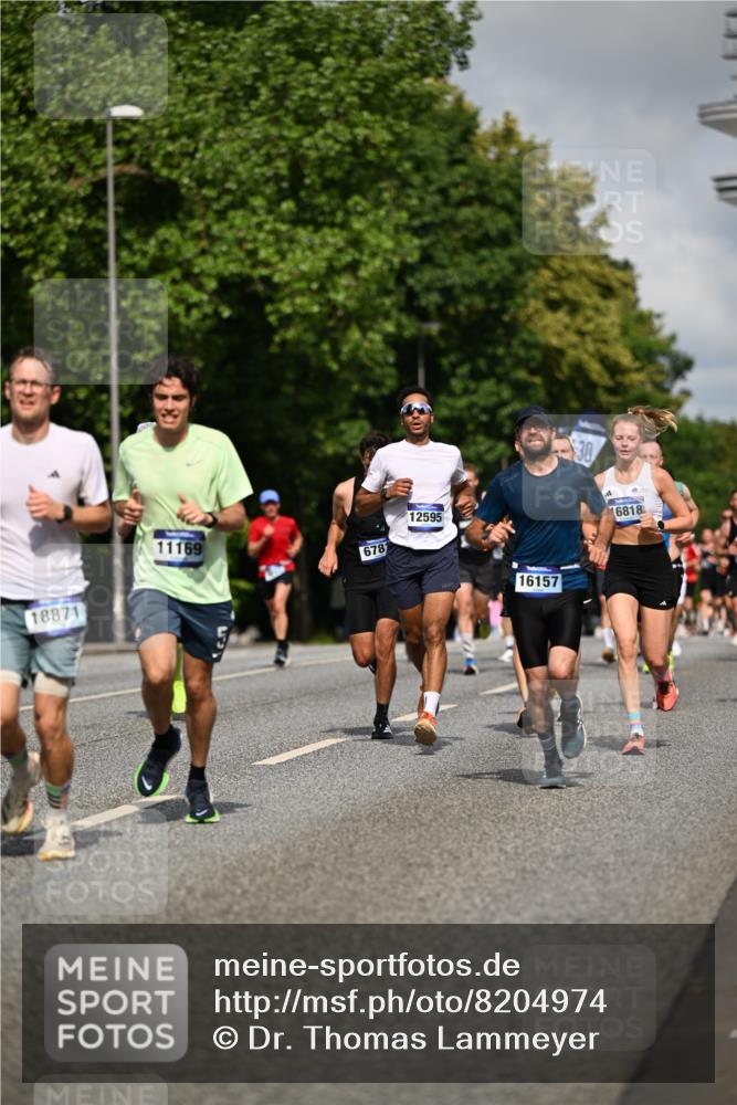 29.06.2025 - hella hamburg halbmarathon Dr. Thomas Lammeyer http://msf.ph/oto/8204974 29.06.2025 09:48:27 Kennedybrücke 1758, 2746, 3043, 4050, 5070, 5269, 5328, 5746, 5826, 6619, 6781, 7272, 7723, 8209, 8883, 9137, 9381, 10171, 10486, 11169, 11413 meine-sportfotos.de