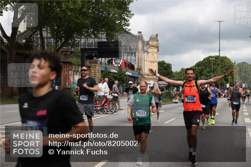 29.06.2025 - hella hamburg halbmarathon Yannick Fuchs http://msf.ph/oto/8205002 29.06.2025 10:44:51 20KM 1461, 1466, 1750, 1817, 2207, 2880, 3654, 4077, 4346, 4816, 5018, 5115, 6027, 6662, 6712, 6795, 7052, 7134, 7397, 7583, 7930, 7932, 8117, 8205, 8572, 8704, 8819, 9057, 11214, 11356, 12016, 12949, 13008, 13687, 13701, 13808, 13875, 14034, 14125, 14626, 15362, 15395, 15720, 16285, 16291, 17129, 17179, 17221, 17384, 18006, 18182, 18394, 18413, 18489 meine-sportfotos.de