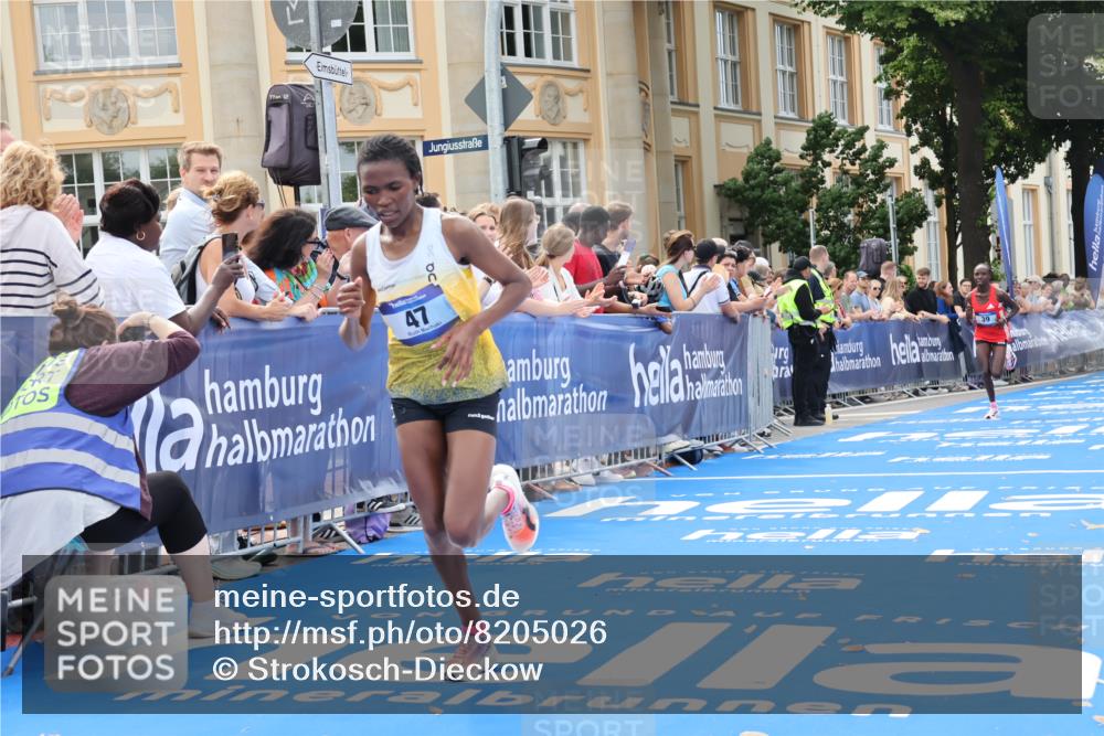 29.06.2025 - hella hamburg halbmarathon Strokosch-Dieckow http://msf.ph/oto/8205026 29.06.2025 10:12:21 Ziel 39, 47 meine-sportfotos.de
