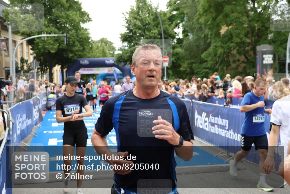 29.06.2025 - hella hamburg halbmarathon Zöllner http://msf.ph/oto/8205040 29.06.2025 10:48:24 Ziel 1537, 3747, 5129, 5362, 5528, 6081, 6923, 7367, 8216, 9770, 11467, 12549, 14797, 15735, 17745, 17982, 18963 meine-sportfotos.de