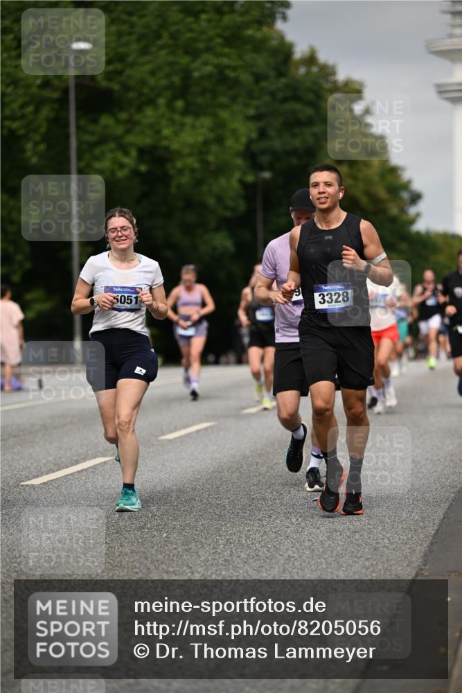 29.06.2025 - hella hamburg halbmarathon Dr. Thomas Lammeyer http://msf.ph/oto/8205056 29.06.2025 10:12:00 Kennedybrücke 1079, 1173, 1427, 1893, 2032, 2136, 3328, 3922, 3929, 4228, 5899, 6100, 6196, 7019, 7476, 7760, 9338 meine-sportfotos.de