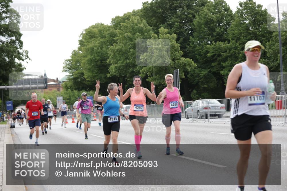 29.06.2025 - hella hamburg halbmarathon Jannik Wohlers http://msf.ph/oto/8205093 29.06.2025 10:25:55 Lombardsbrücke 1300, 3617, 4267, 4268, 4315, 4844, 6159, 6905, 7929, 8306, 8357, 8674, 8942, 11107, 12826, 12827, 13264, 14063, 14726, 14930, 17712 meine-sportfotos.de