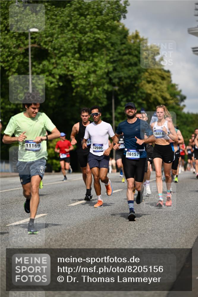 29.06.2025 - hella hamburg halbmarathon Dr. Thomas Lammeyer http://msf.ph/oto/8205156 29.06.2025 09:48:27 Kennedybrücke 1758, 2746, 3043, 4050, 5070, 5269, 5328, 5746, 5826, 6619, 6781, 7272, 7723, 8209, 8883, 9137, 9381, 10171, 10486, 11169, 11413 meine-sportfotos.de