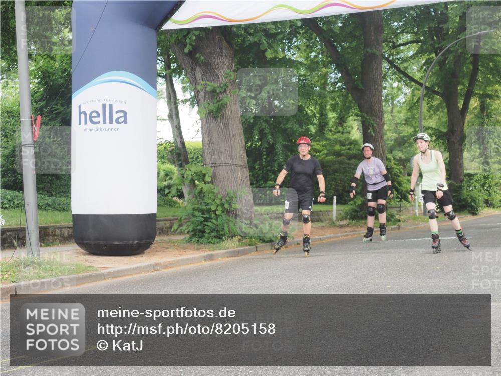 29.06.2025 - hella hamburg halbmarathon KatJ http://msf.ph/oto/8205158 29.06.2025 09:32:04 Zwischen KM18-KM19  meine-sportfotos.de