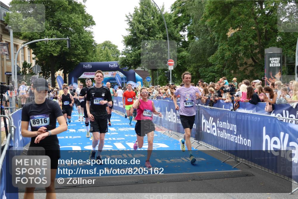 29.06.2025 - hella hamburg halbmarathon Zöllner http://msf.ph/oto/8205162 29.06.2025 10:48:26 Ziel 1537, 3747, 5129, 5362, 5528, 6081, 6923, 7367, 8216, 9262, 9770, 11467, 12549, 12840, 15735, 17745, 17855, 17982, 18790, 18923 meine-sportfotos.de